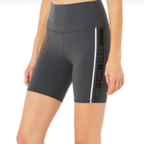 Alo short - Picture 1 of 9